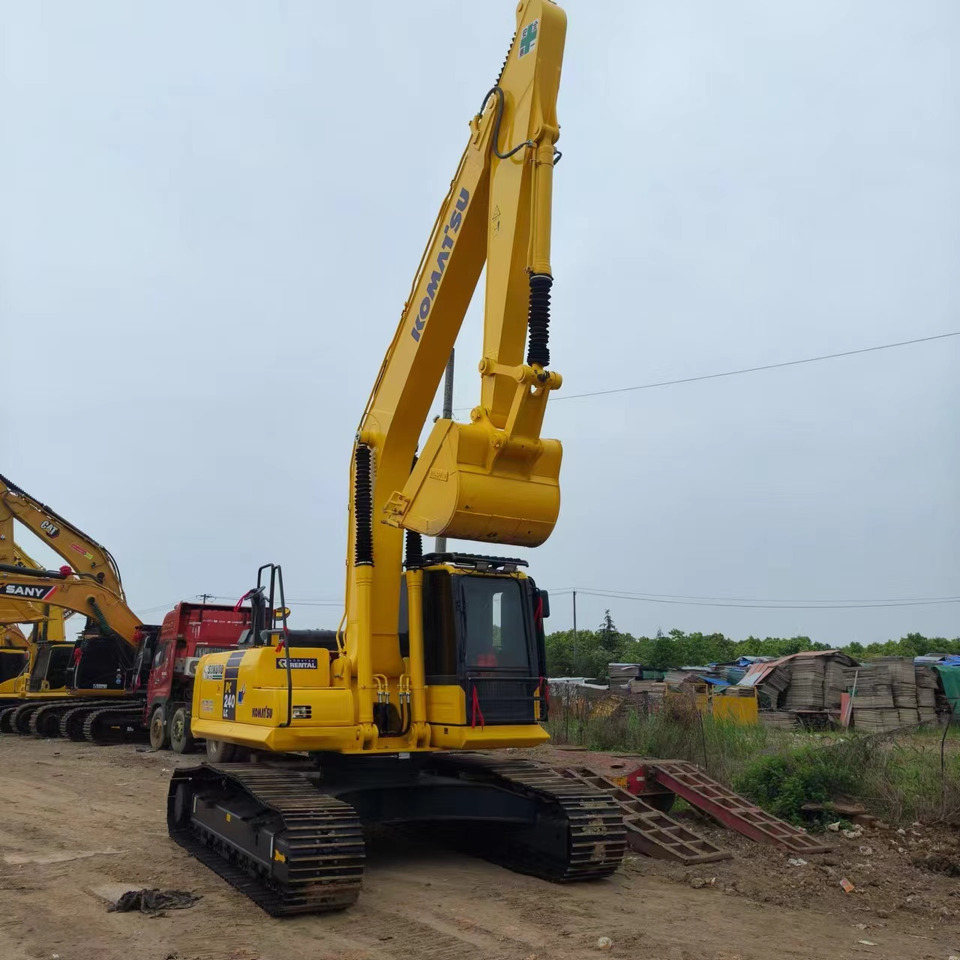 KOMATSU PC240LC-8 - Pelle sur chenille: photos 4 KOMATSU PC240LC-8 - Pelle sur chenille: photos 4