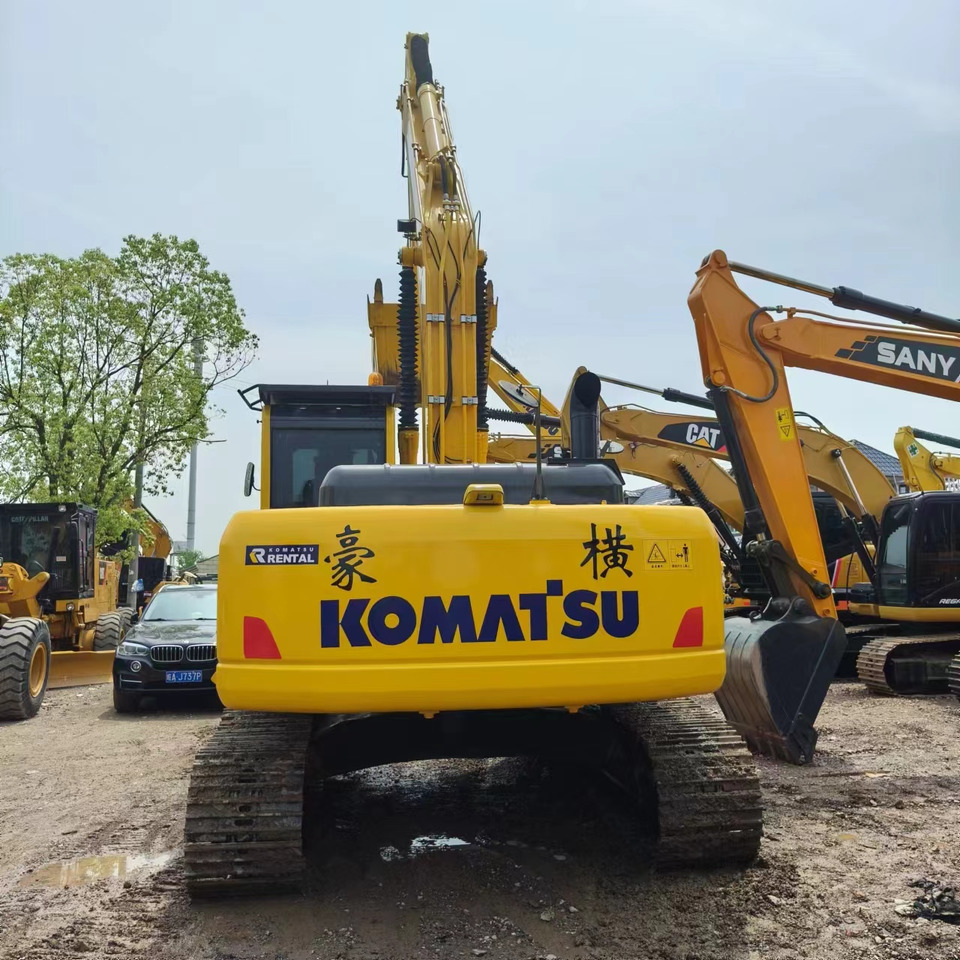 KOMATSU PC240LC-8 - Pelle sur chenille: photos 3 KOMATSU PC240LC-8 - Pelle sur chenille: photos 3