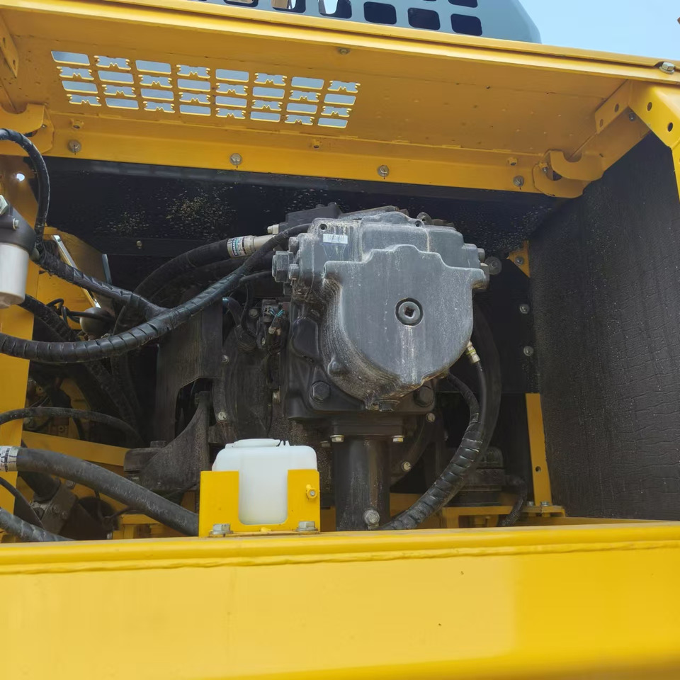 KOMATSU PC450 - Pelle sur chenille: photos 4 KOMATSU PC450 - Pelle sur chenille: photos 4