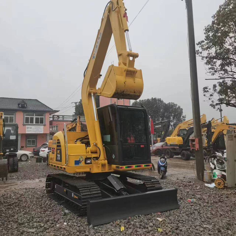 KOMATSU PC70 - Mini pelle: photos 1 KOMATSU PC70 - Mini pelle: photos 1