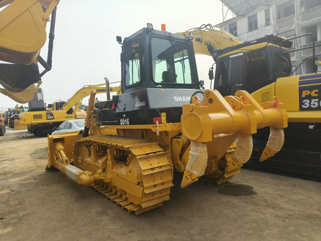 SHANTUI SD16 - Bulldozer: photos 2 SHANTUI SD16 - Bulldozer: photos 2