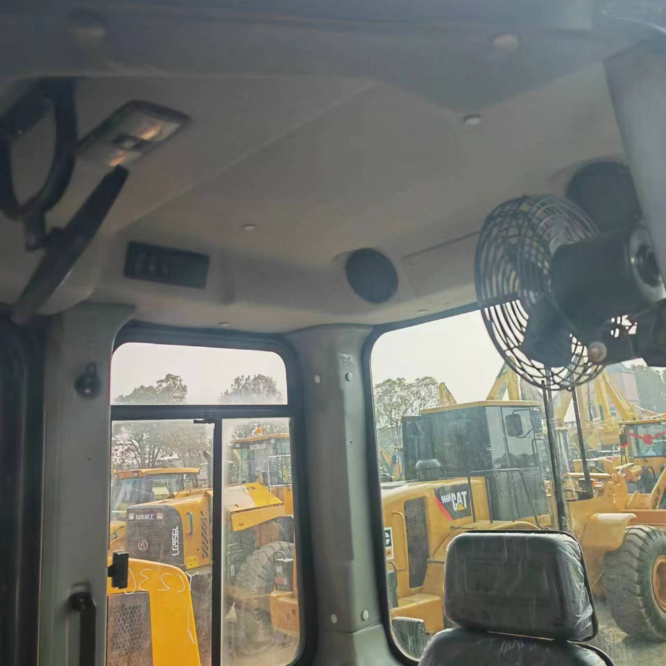 Bulldozer SHANTUI SD16: photos 15