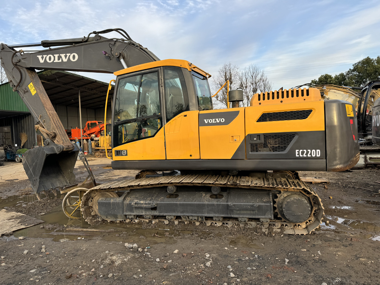 VOLVO EC220D - Pelle sur chenille: photos 2 VOLVO EC220D - Pelle sur chenille: photos 2