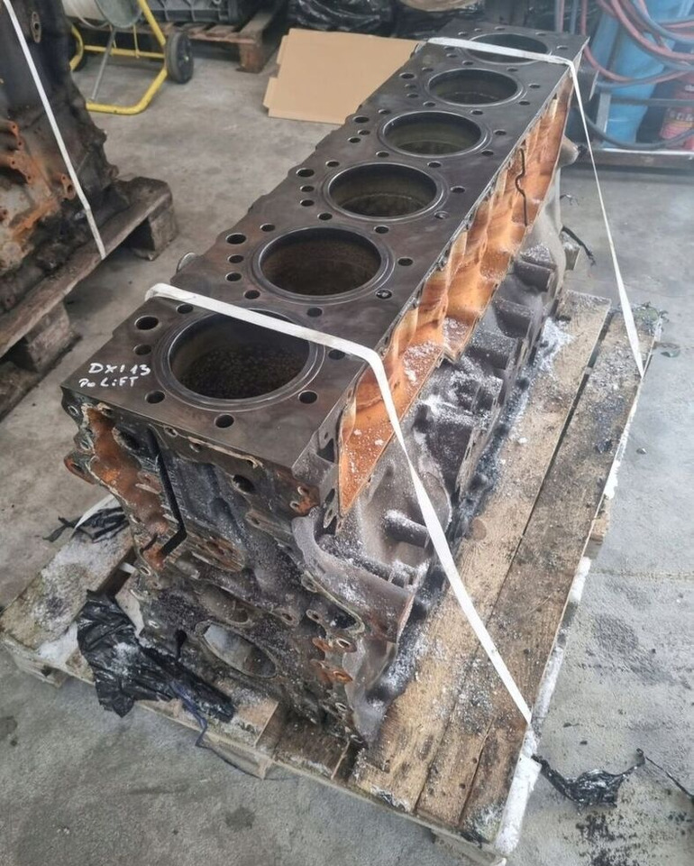 1002091 Renault Magnum - Bloc-cylindres pour Camion: photos 4 1002091 Renault Magnum - Bloc-cylindres pour Camion: photos 4