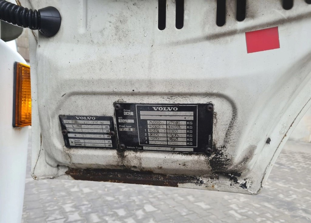 DRZWI KOMPLETNE PRAWE VOLVO FM 9 12 13 - Portière et pièces: photos 5 DRZWI KOMPLETNE PRAWE VOLVO FM 9 12 13 - Portière et pièces: photos 5