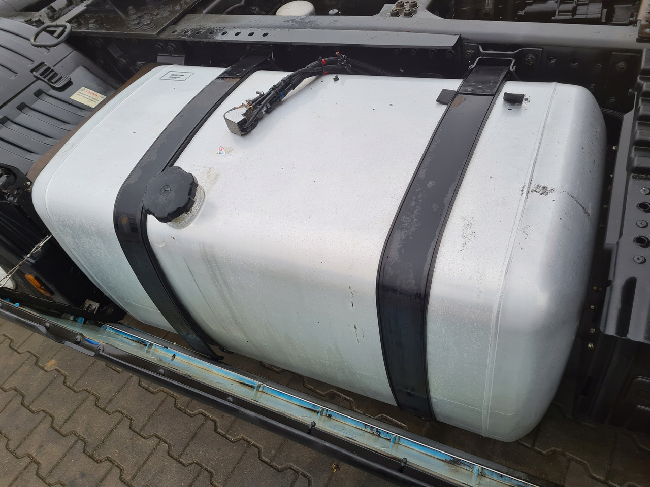 FORD ZBIORNIK BAK PALIWA 600 LITRÓW FORD F-MAX CARGO JC46 9K007 - Réservoir de carburant pour Camion: photos 3 FORD ZBIORNIK BAK PALIWA 600 LITRÓW FORD F-MAX CARGO JC46 9K007 - Réservoir de carburant pour Camion: photos 3