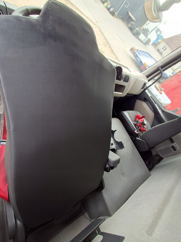 FOTEL KIEROWCY RENAULT GAMA D - Siège pour Camion: photos 4 FOTEL KIEROWCY RENAULT GAMA D - Siège pour Camion: photos 4