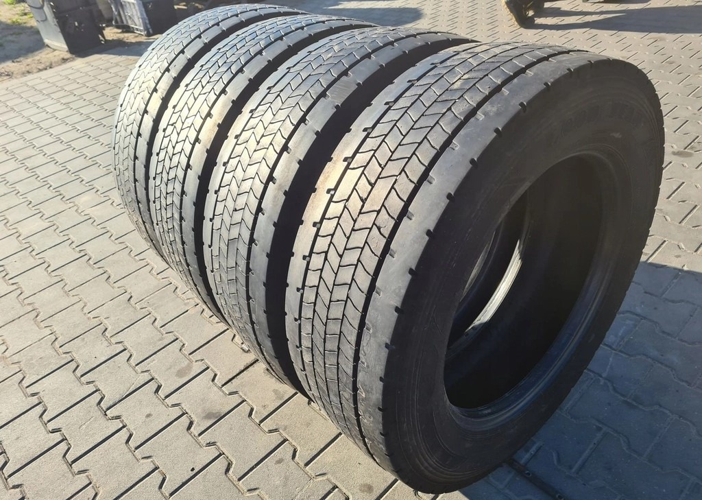 GOODYEAR TYŁ FUELMAX D 295/60 R 22.5 4 szt. stalowe - Pneus et jantes: photos 3 GOODYEAR TYŁ FUELMAX D 295/60 R 22.5 4 szt. stalowe - Pneus et jantes: photos 3