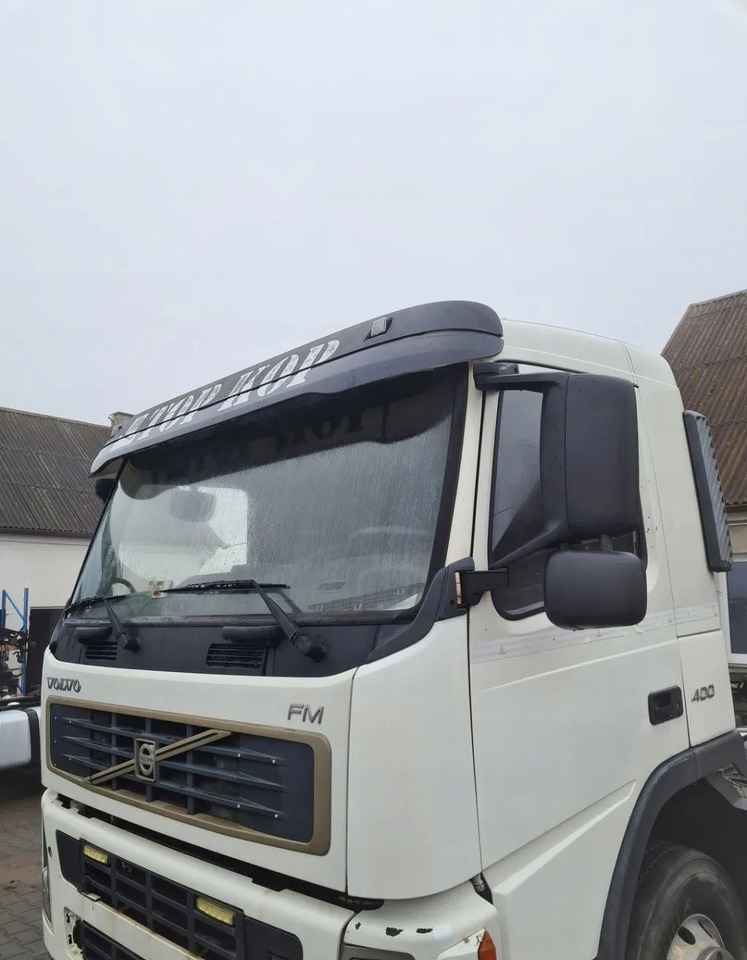 KOMPLETNA NISKA KRÓTKA DZIENNA VOLVO FM 13 - Cabine: photos 1 KOMPLETNA NISKA KRÓTKA DZIENNA VOLVO FM 13 - Cabine: photos 1