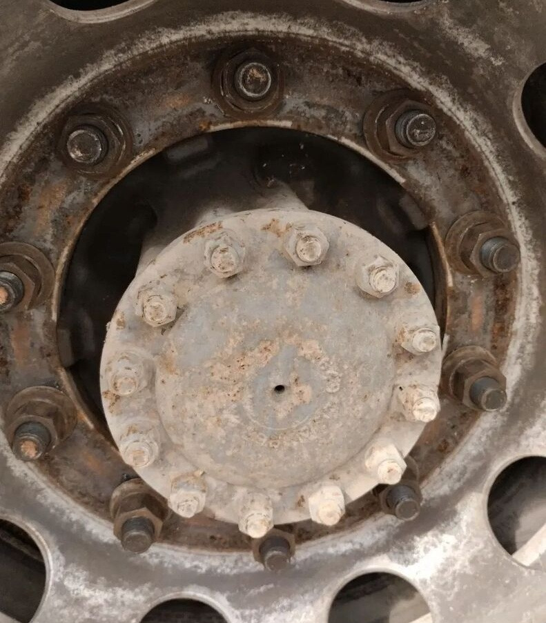 PIASTA KOMPLETNA TYŁ VOLVO FL 6 00-06 22.5 - Moyeu pour Camion: photos 1 PIASTA KOMPLETNA TYŁ VOLVO FL 6 00-06 22.5 - Moyeu pour Camion: photos 1