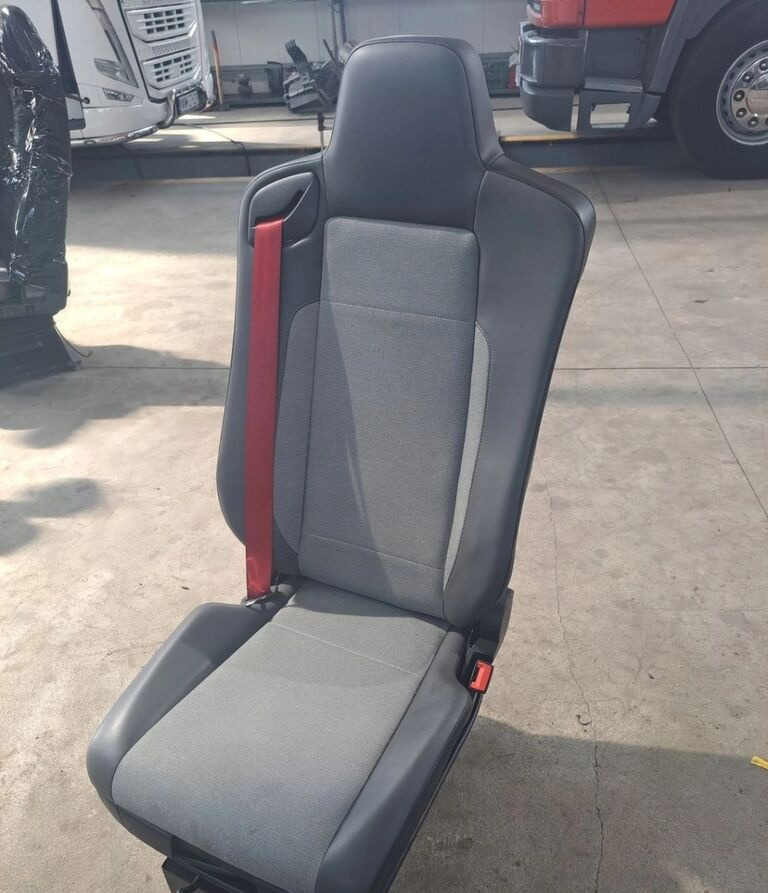 RENAULT FOTEL PRAWY SIEDZENIE PASAŻERA RENAULT RANGE GAMA T C K - Siège pour Camion: photos 2 RENAULT FOTEL PRAWY SIEDZENIE PASAŻERA RENAULT RANGE GAMA T C K - Siège pour Camion: photos 2