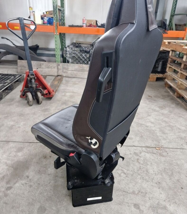 Renault FOTEL SIEDZENIE PASAŻERA RENAULT RANGE GAMA T C K OBROTOWY OBRAC - Siège pour Camion: photos 4 Renault FOTEL SIEDZENIE PASAŻERA RENAULT RANGE GAMA T C K OBROTOWY OBRAC - Siège pour Camion: photos 4