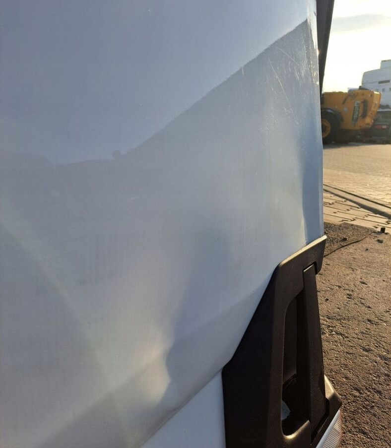 Renault GAMA T K C RANGE - Portière et pièces pour Camion: photos 4 Renault GAMA T K C RANGE - Portière et pièces pour Camion: photos 4