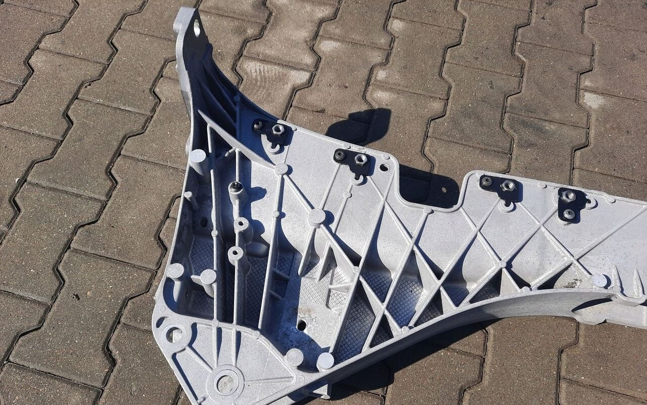 Renault MOCOWANIE ŁAPA KABINY T GAMA HIGH 82311041 - Cabine et intérieur pour Camion: photos 3 Renault MOCOWANIE ŁAPA KABINY T GAMA HIGH 82311041 - Cabine et intérieur pour Camion: photos 3