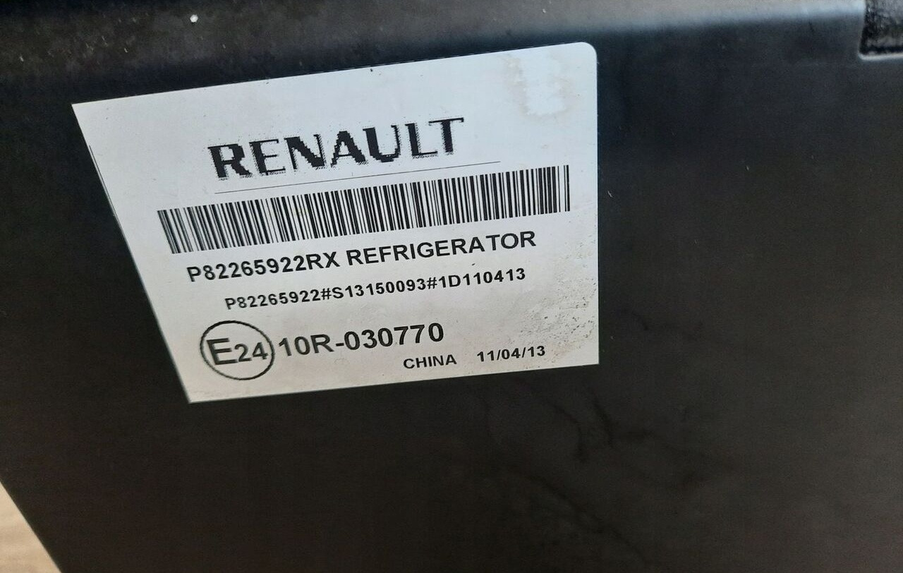 Renault ORYGINAŁ LODÓWKA GAMA T RANGE KABINA HIGH - Cabine et intérieur pour Camion: photos 2 Renault ORYGINAŁ LODÓWKA GAMA T RANGE KABINA HIGH - Cabine et intérieur pour Camion: photos 2