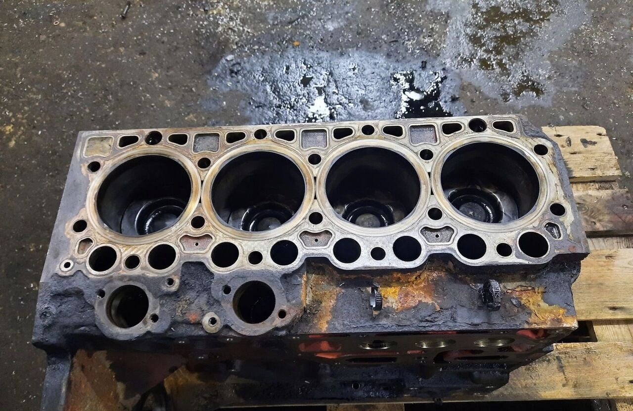 Renault , TŁOKI Z KORBOWODAMI, WAŁ KORBOWY MIDLUM DXI 5 190 220 Renault 5 - Bloc-cylindres pour Camion: photos 1 Renault , TŁOKI Z KORBOWODAMI, WAŁ KORBOWY MIDLUM DXI 5 190 220 Renault 5 - Bloc-cylindres pour Camion: photos 1