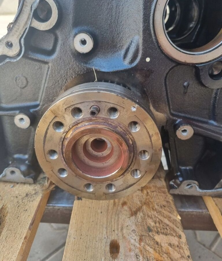 Renault WAŁ KORBOWY VOLVO FL FE PREMIUM MIDLUM DXI 7 D7E Deutz Renault , Volvo FE FL - Bloc-cylindres pour Camion: photos 5 Renault WAŁ KORBOWY VOLVO FL FE PREMIUM MIDLUM DXI 7 D7E Deutz Renault , Volvo FE FL - Bloc-cylindres pour Camion: photos 5