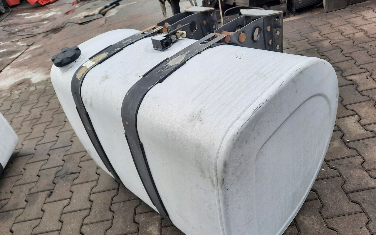 Renault ZBIORNIK PALIWA RENAULT GAMA RANGE T 100/70/70 20503505 - Réservoir de carburant pour Camion: photos 1 Renault ZBIORNIK PALIWA RENAULT GAMA RANGE T 100/70/70 20503505 - Réservoir de carburant pour Camion: photos 1
