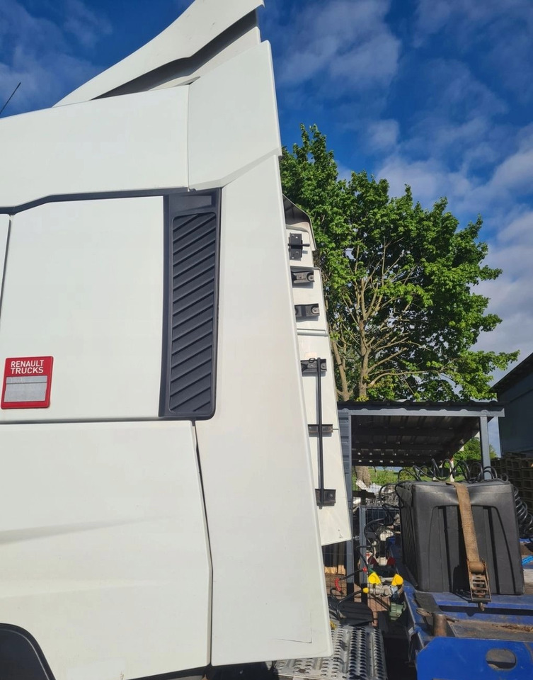 SPOILERY OWIEWKI KABINY ZAKABINOWE STELAŻ KOMPLET RENAULT GAMA T RANGE - Aérodynamique/ Spoilers: photos 3 SPOILERY OWIEWKI KABINY ZAKABINOWE STELAŻ KOMPLET RENAULT GAMA T RANGE - Aérodynamique/ Spoilers: photos 3