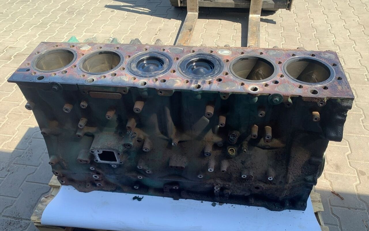 VOLVO BLOK SILNIKA SŁUPEK TŁOKI WAŁ VOLVO FH 4 D13K 500 - Bloc-cylindres pour Camion: photos 3 VOLVO BLOK SILNIKA SŁUPEK TŁOKI WAŁ VOLVO FH 4 D13K 500 - Bloc-cylindres pour Camion: photos 3