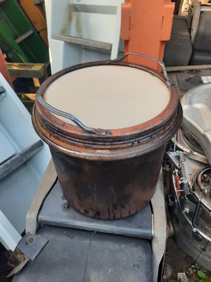VOLVO FILTR WKŁAD DPF RENAULT GAMA T RANGE VOLVO FH 4 - Catalyseur pour Camion: photos 1 VOLVO FILTR WKŁAD DPF RENAULT GAMA T RANGE VOLVO FH 4 - Catalyseur pour Camion: photos 1