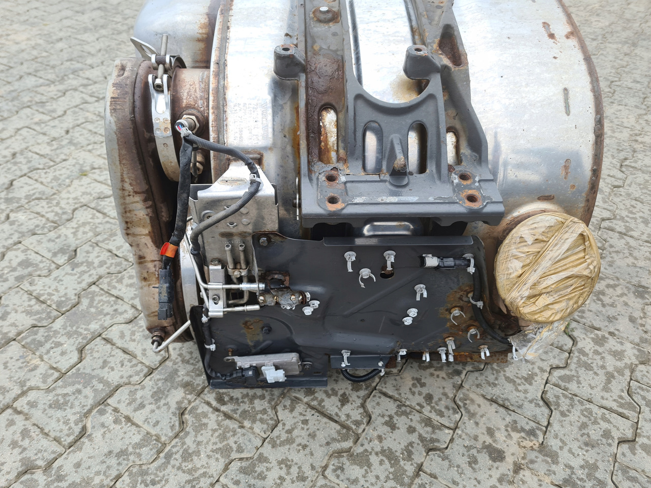 VOLVO KATALIZATOR TŁUMIK DPF FILTR KOMPLETNY VOLVO FH 4 FM 4 RENAULT GAMA T RANGE - Catalyseur: photos 3 VOLVO KATALIZATOR TŁUMIK DPF FILTR KOMPLETNY VOLVO FH 4 FM 4 RENAULT GAMA T RANGE - Catalyseur: photos 3