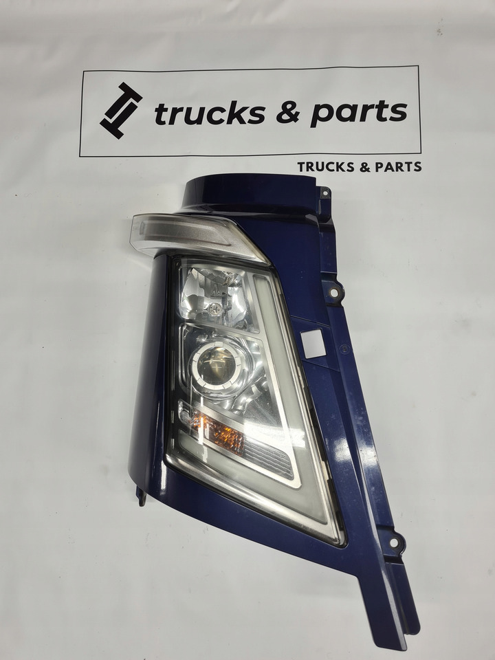 VOLVO REFLEKTOR LAMPA BIXENON OKULAR PRAWY KOMPLETNY VOLVO FH 4 22239244 - Feu avant pour Camion: photos 1 VOLVO REFLEKTOR LAMPA BIXENON OKULAR PRAWY KOMPLETNY VOLVO FH 4 22239244 - Feu avant pour Camion: photos 1