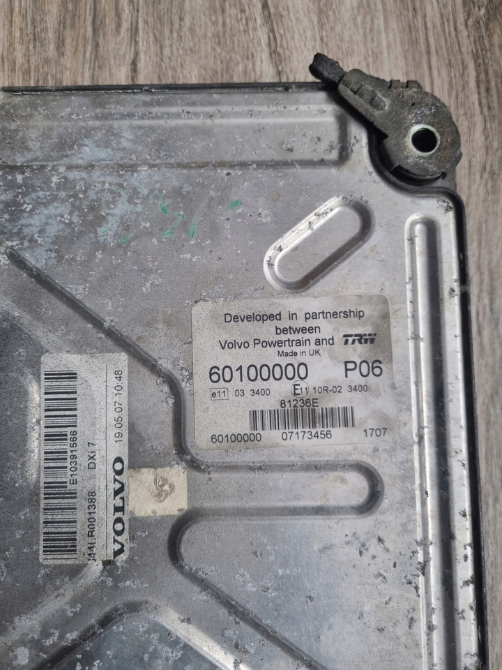 VOLVO STEROWNIK KOMPUTER SILNIKA RENAULT MIDLUM PREMIUM DXI 7 VOLVO FL FE D7 - Bloc de gestion pour Camion: photos 4 VOLVO STEROWNIK KOMPUTER SILNIKA RENAULT MIDLUM PREMIUM DXI 7 VOLVO FL FE D7 - Bloc de gestion pour Camion: photos 4