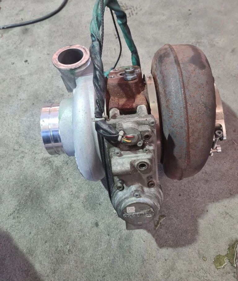 VOLVO TURBINA TURBOSPRĘŻARKA FH 16 D16K 750 EURO 6 3789660 HW-3789663 - Turbocompresseur pour Camion: photos 4 VOLVO TURBINA TURBOSPRĘŻARKA FH 16 D16K 750 EURO 6 3789660 HW-3789663 - Turbocompresseur pour Camion: photos 4