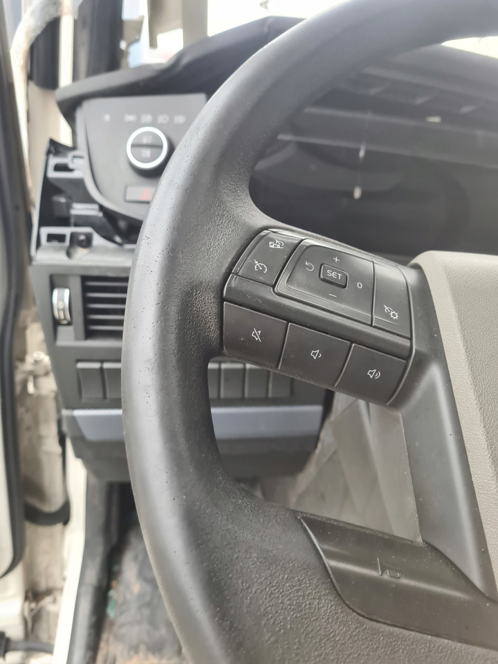 VOLVO WIELOFUNKCYJNA KOMPLETNA - Volant pour Camion: photos 3 VOLVO WIELOFUNKCYJNA KOMPLETNA - Volant pour Camion: photos 3