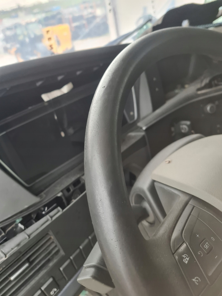 VOLVO WIELOFUNKCYJNA KOMPLETNA - Volant pour Camion: photos 4 VOLVO WIELOFUNKCYJNA KOMPLETNA - Volant pour Camion: photos 4