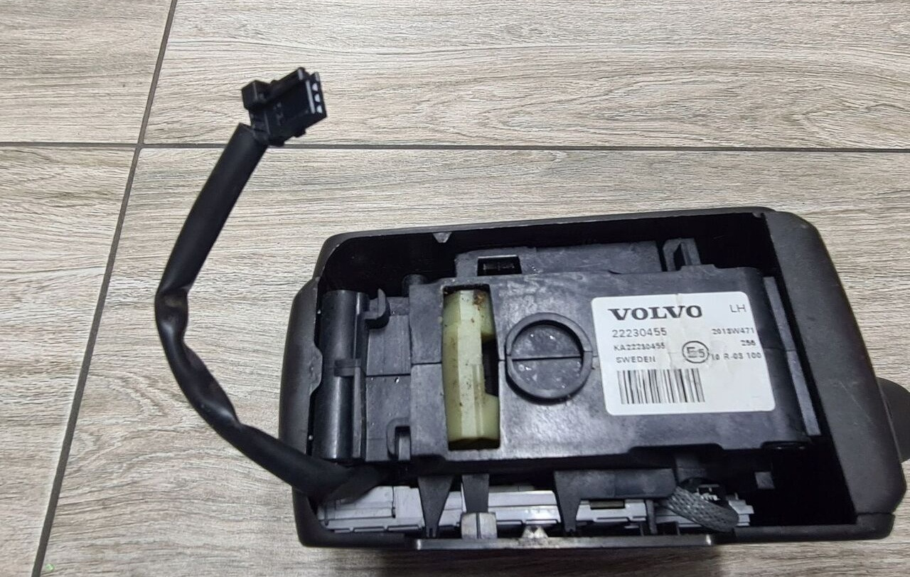 Volvo JOYSTICK ZMIANY BIEGÓW GAŁKA LEWAREK VOLVO FH FM 4 22230455 - Levier de vitesse pour Camion: photos 2 Volvo JOYSTICK ZMIANY BIEGÓW GAŁKA LEWAREK VOLVO FH FM 4 22230455 - Levier de vitesse pour Camion: photos 2