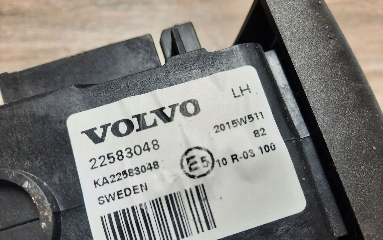 Volvo JOYSTICK ZMIANY BIEGÓW GAŁKA LEWAREK VOLVO FH FM 4 22583048 - Levier de vitesse pour Camion: photos 2 Volvo JOYSTICK ZMIANY BIEGÓW GAŁKA LEWAREK VOLVO FH FM 4 22583048 - Levier de vitesse pour Camion: photos 2