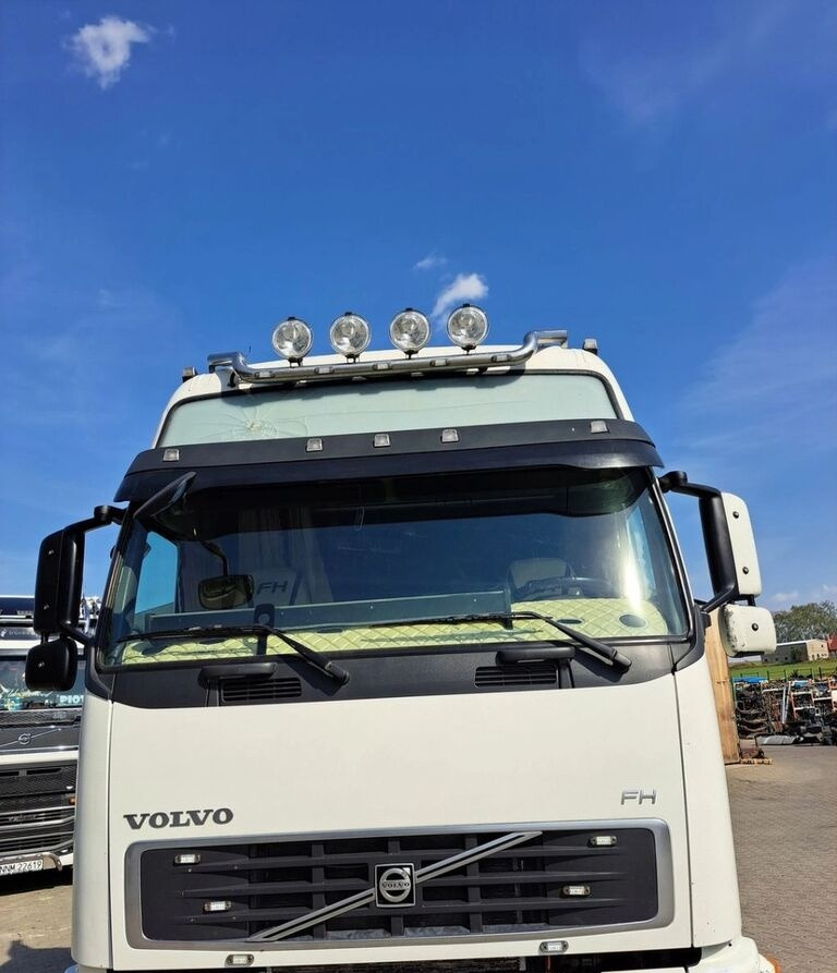 Volvo KOMPLETNA FH 12 13 XL WYSOKA AUTOMAT Volvo Wersja Europejska - Cabine pour Camion: photos 5 Volvo KOMPLETNA FH 12 13 XL WYSOKA AUTOMAT Volvo Wersja Europejska - Cabine pour Camion: photos 5