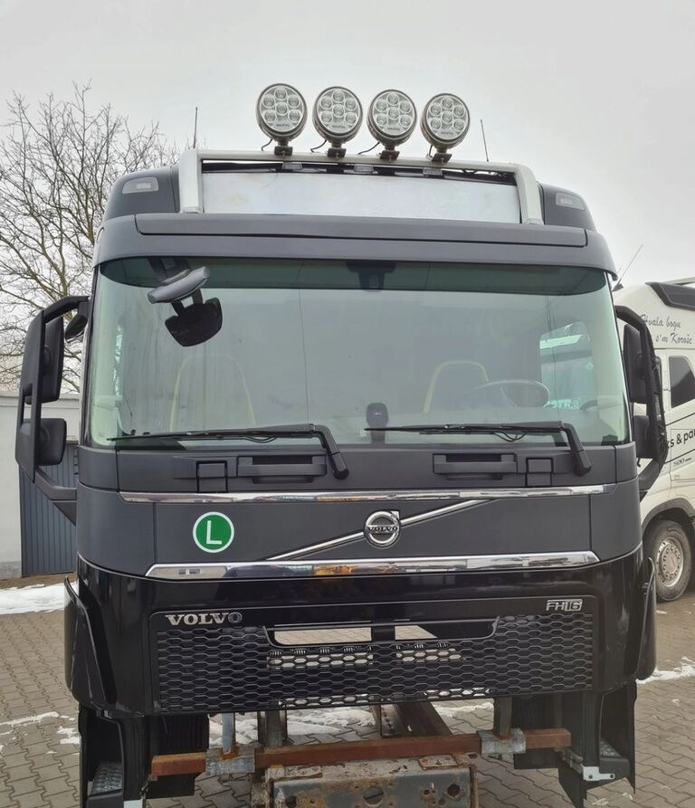 Volvo KOMPLETNA FH 16 750 EURO 6 GLOBETROTTER 2018 ROK   Volvo VOLVO FH 16 750 EURO 6 GLOBETROTTER 2018 ROK - Cabine pour Camion: photos 1 Volvo KOMPLETNA FH 16 750 EURO 6 GLOBETROTTER 2018 ROK   Volvo VOLVO FH 16 750 EURO 6 GLOBETROTTER 2018 ROK - Cabine pour Camion: photos 1
