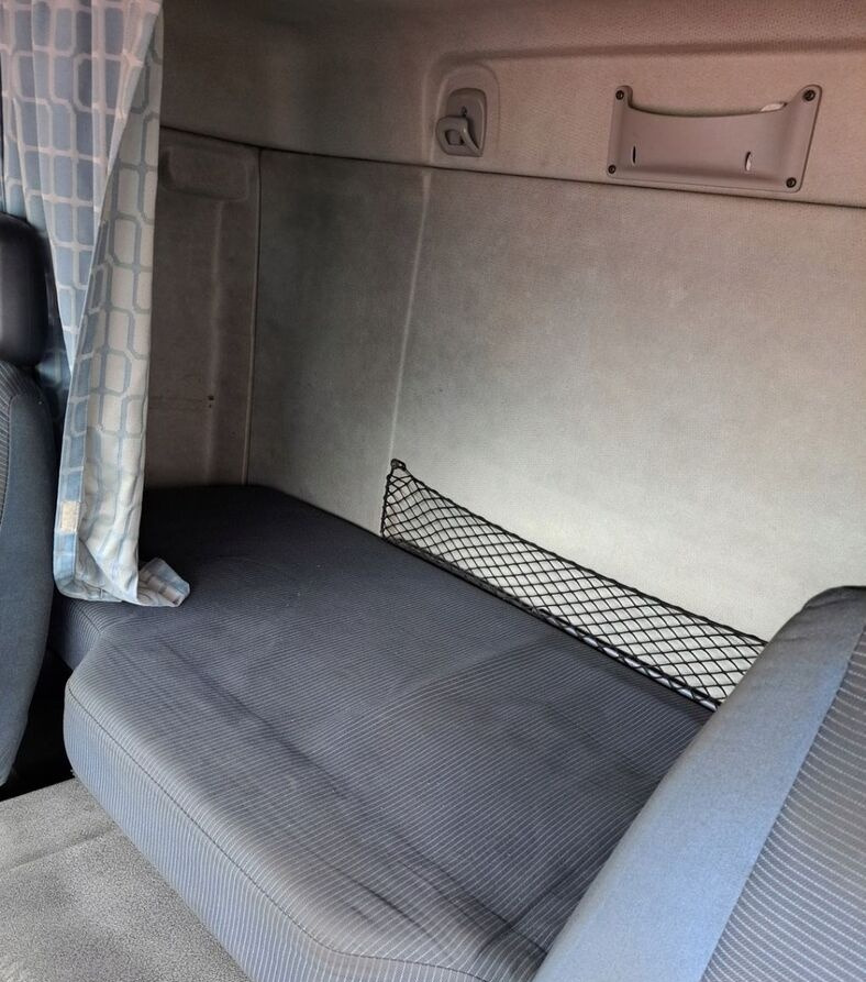 Volvo ŁÓŻKO DOLNE MATERAC STELAŻ VOLVO FE KOMPLETNE - Siège pour Camion: photos 1 Volvo ŁÓŻKO DOLNE MATERAC STELAŻ VOLVO FE KOMPLETNE - Siège pour Camion: photos 1