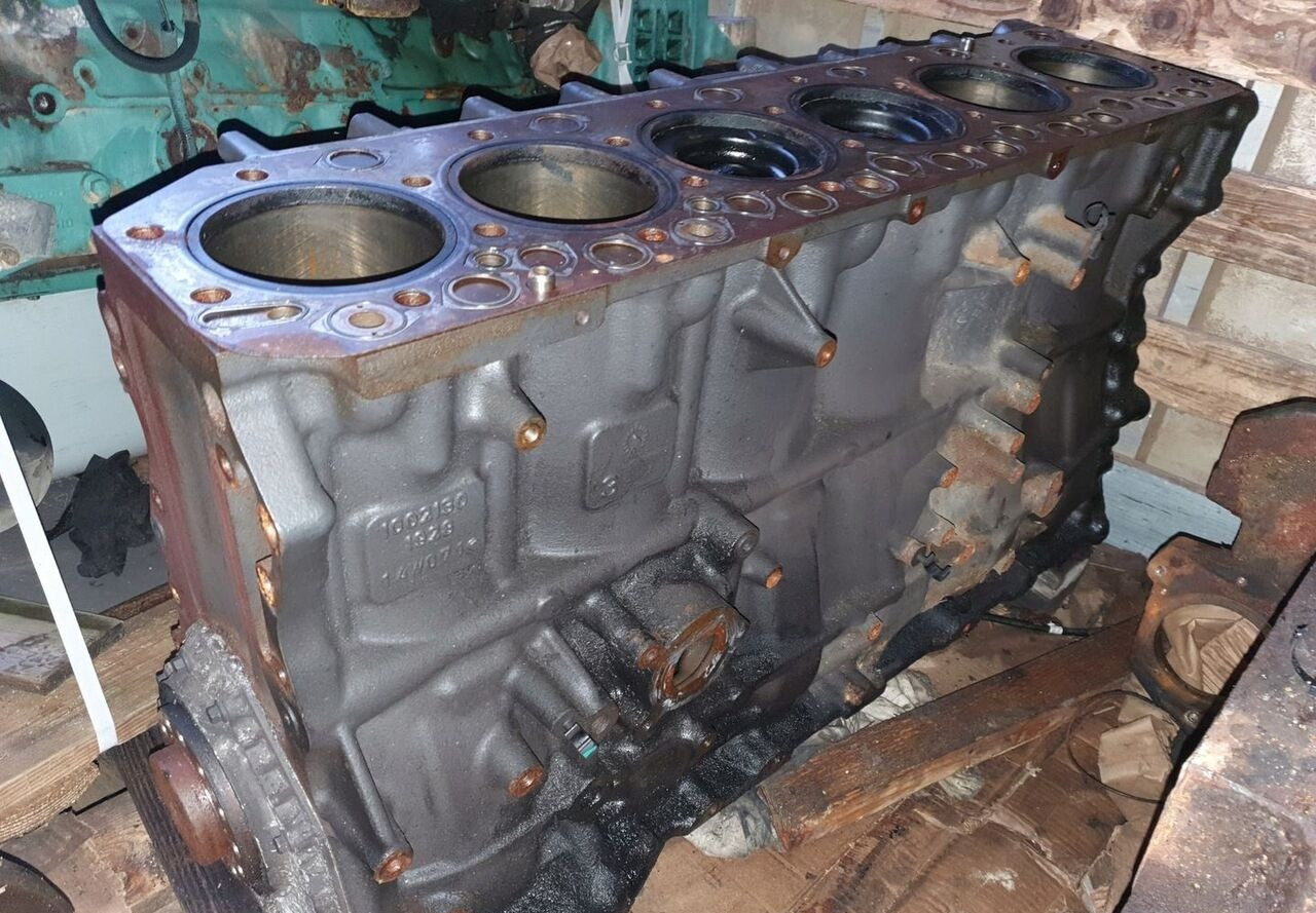 Volvo Renault 460 430 - Bloc-cylindres pour Camion: photos 3 Volvo Renault 460 430 - Bloc-cylindres pour Camion: photos 3