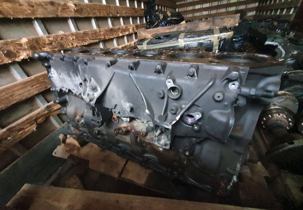 Volvo Renault 460 430 - Bloc-cylindres pour Camion: photos 1 Volvo Renault 460 430 - Bloc-cylindres pour Camion: photos 1