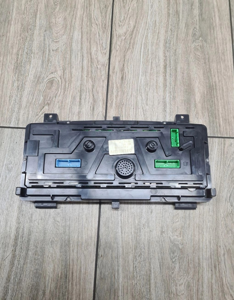 Cabine et intérieur ZEGARY LICZNIKI MANUAL VOLVO FL FE EURO 6 21876759 - P01: photos 6