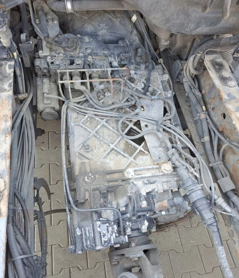 ZF MANUALNA MANUAL NEW ECOSPLIT 16 ZF Manual ZF New Escosplit 16 2220 TD - Boîte de vitesse pour Camion: photos 2 ZF MANUALNA MANUAL NEW ECOSPLIT 16 ZF Manual ZF New Escosplit 16 2220 TD - Boîte de vitesse pour Camion: photos 2