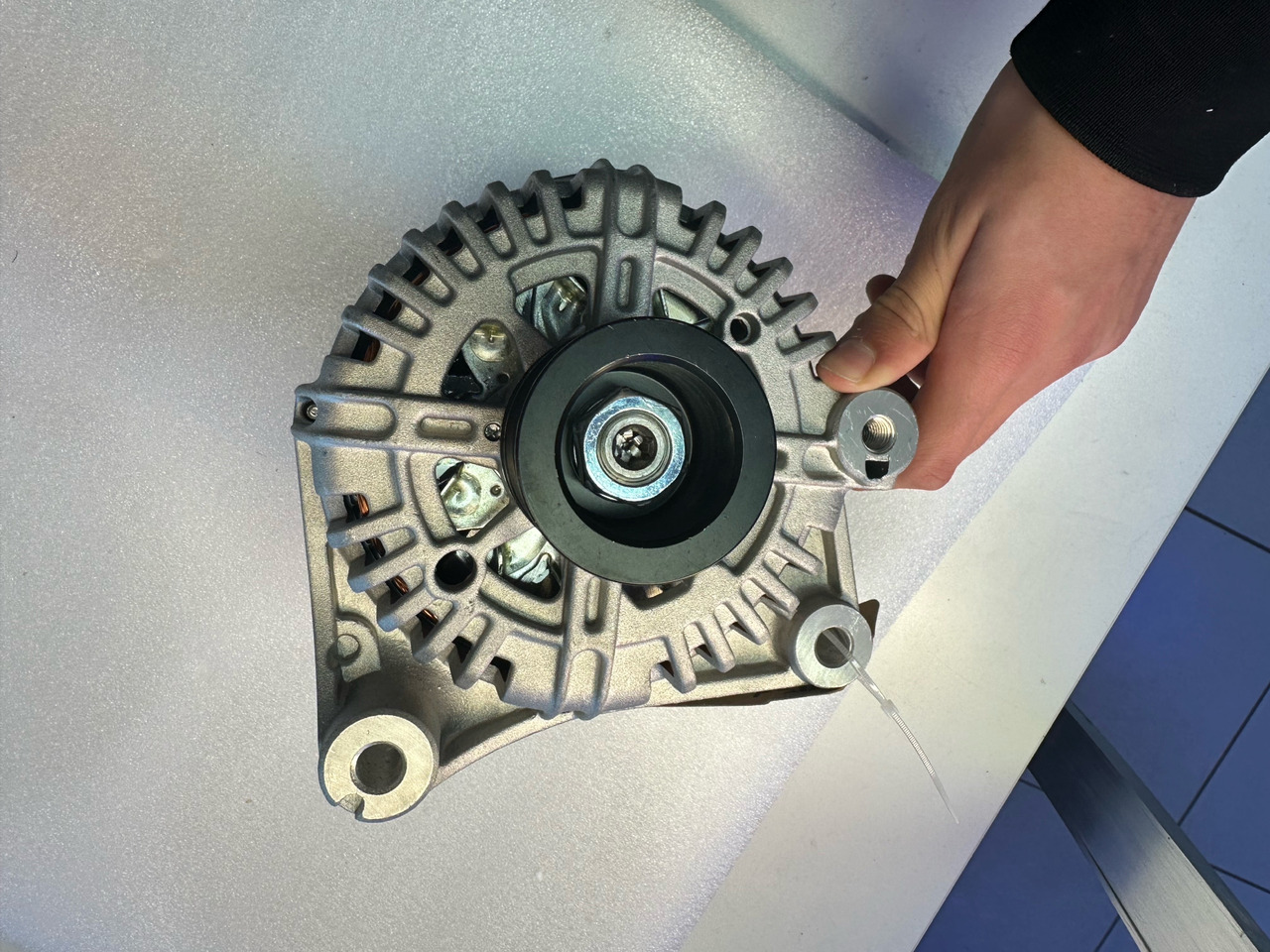 Woda BMW 325, 330, X5 - Alternateur pour Véhicule utilitaire: photos 2 Woda BMW 325, 330, X5 - Alternateur pour Véhicule utilitaire: photos 2