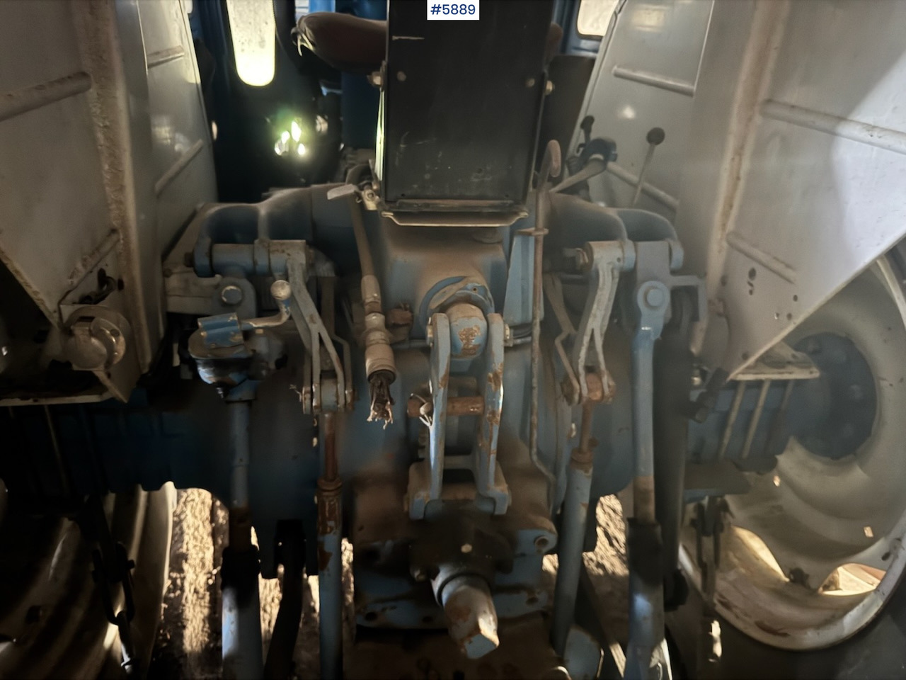 Tracteur agricole 1975 Ford 5000 w/ Twin Wheels: photos 14