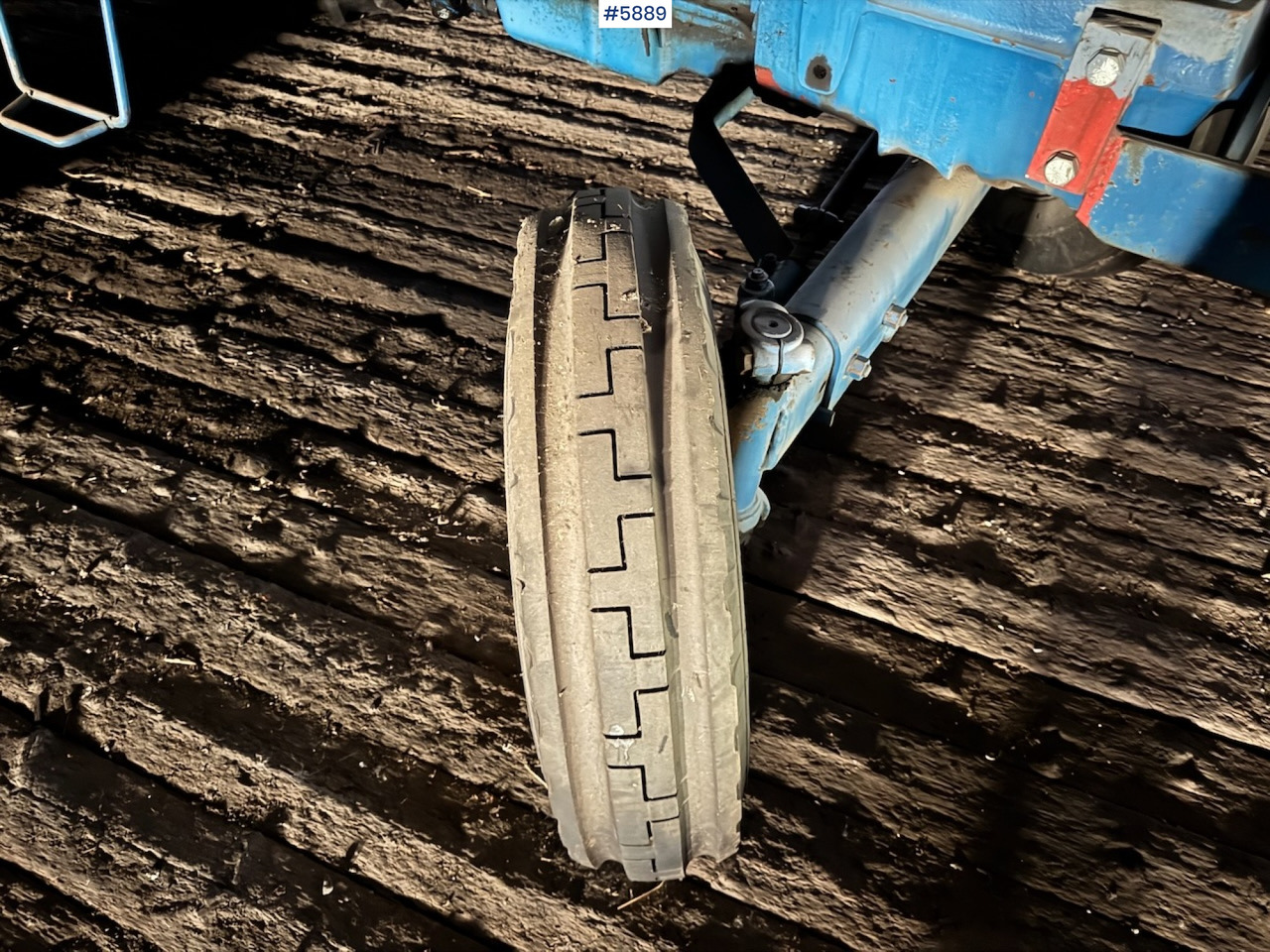 Tracteur agricole 1975 Ford 5000 w/ Twin Wheels: photos 9