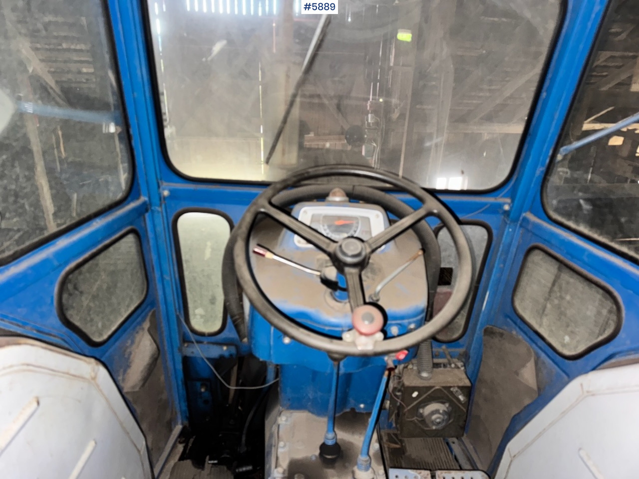 Tracteur agricole 1975 Ford 5000 w/ Twin Wheels: photos 17