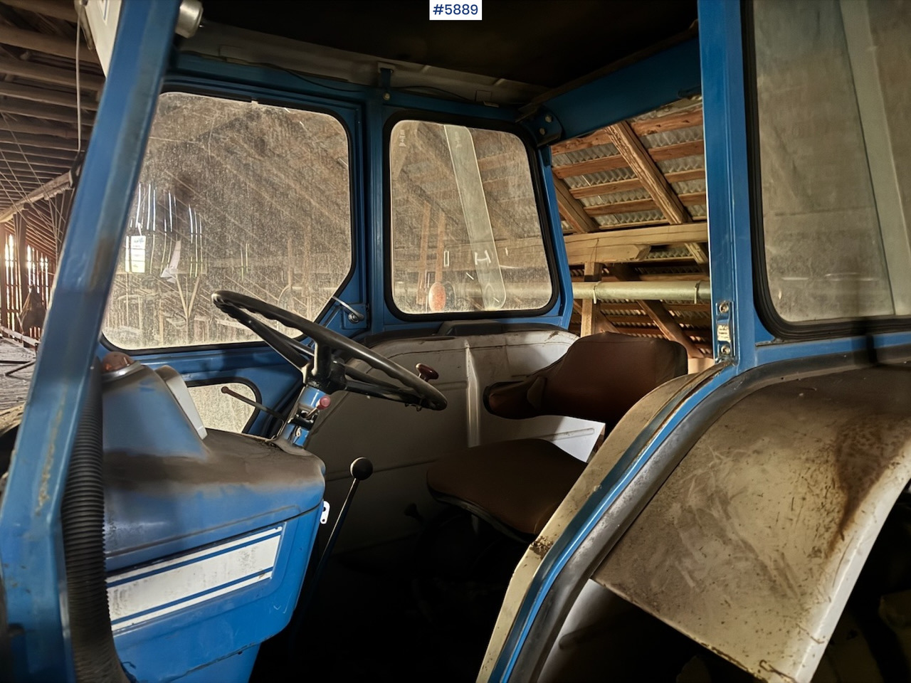 Tracteur agricole 1975 Ford 5000 w/ Twin Wheels: photos 20