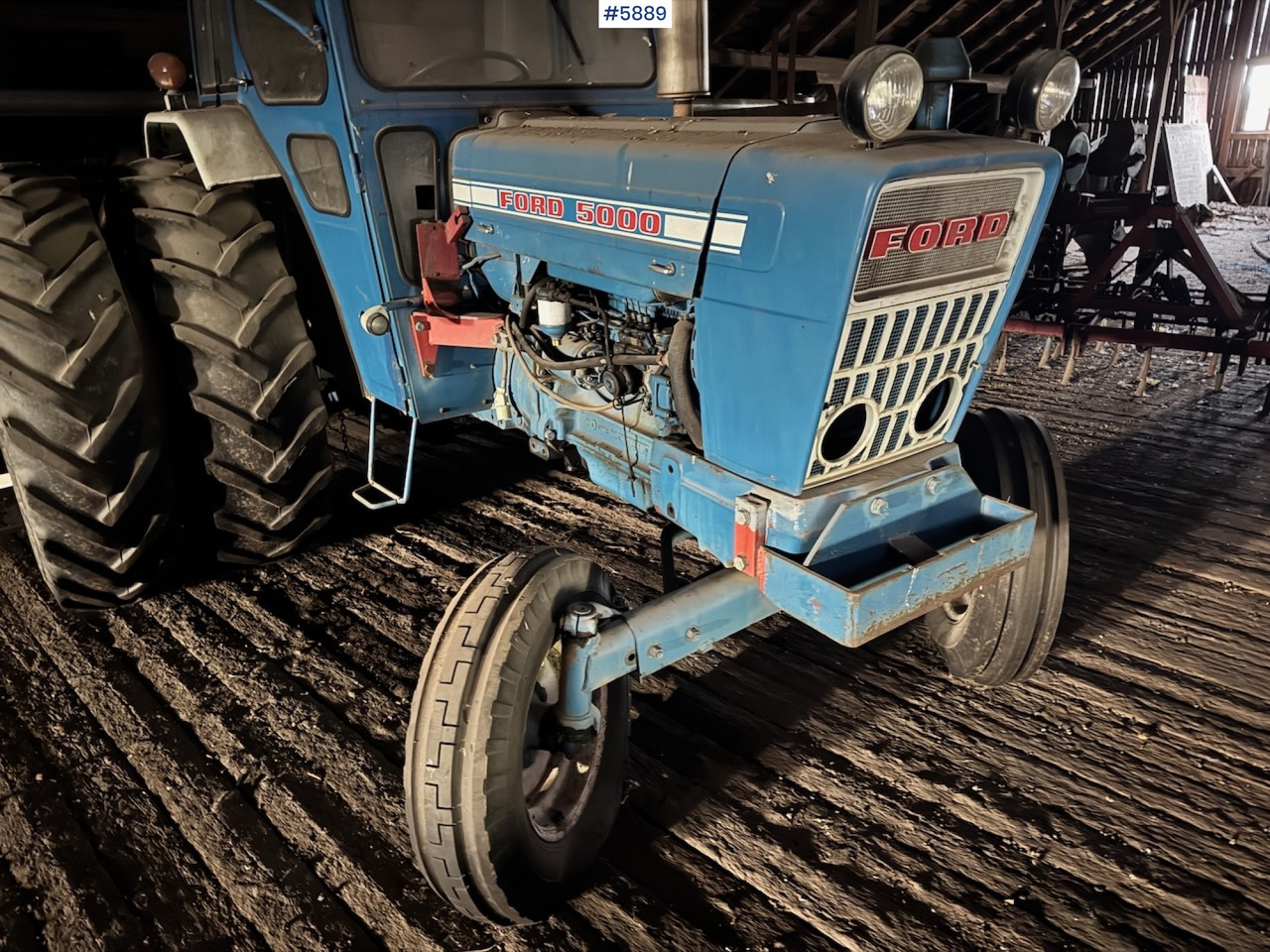 Tracteur agricole 1975 Ford 5000 w/ Twin Wheels: photos 8