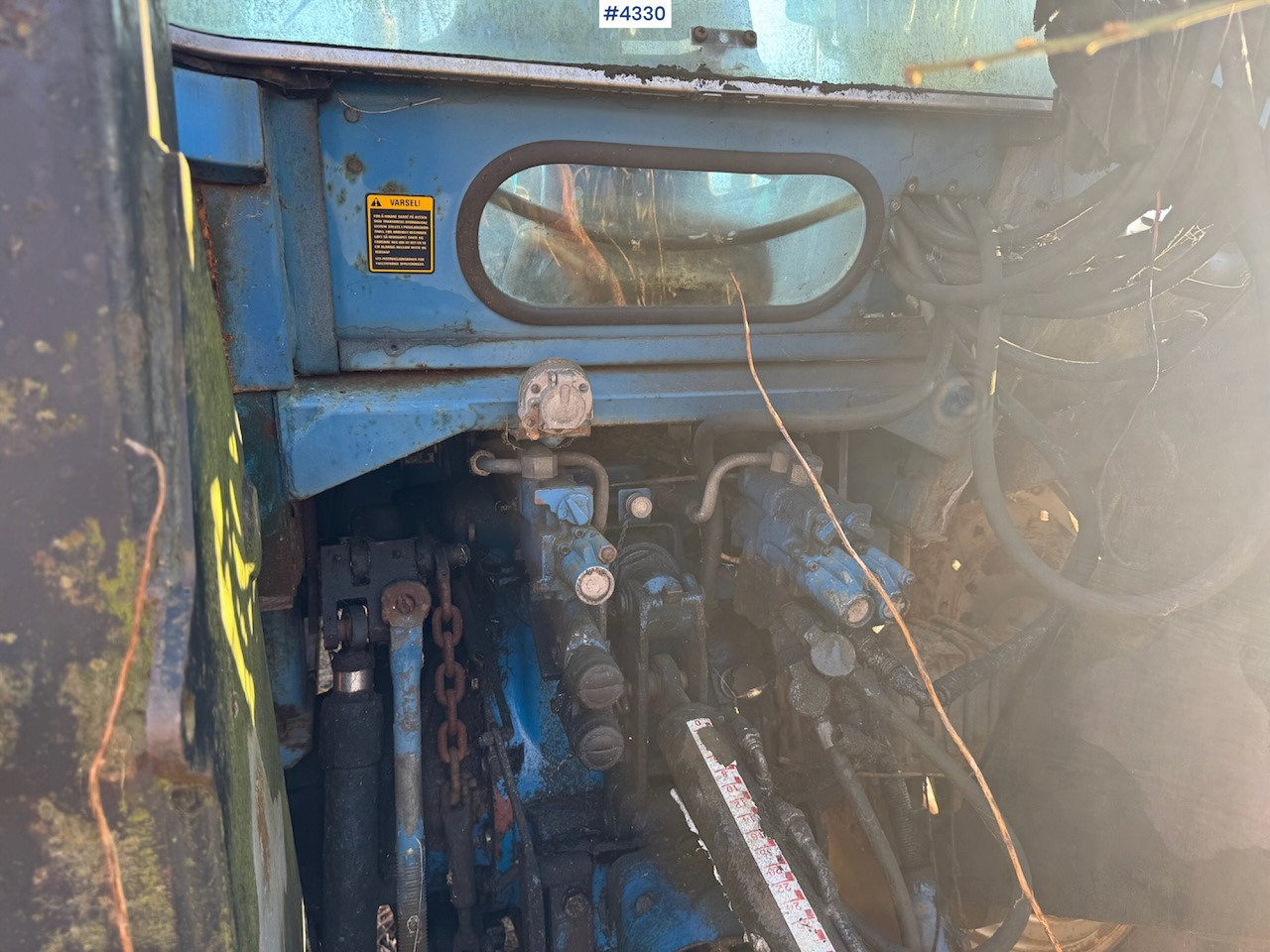 Tracteur agricole 1981 Ford 6610 m/ FMV tømmerkran og tvillinghjul: photos 14