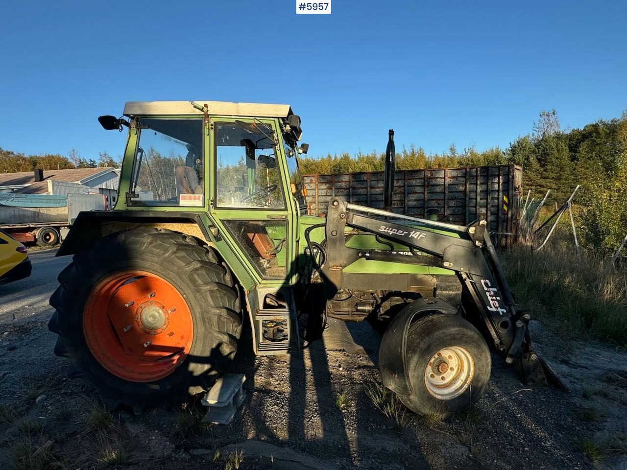 1982 Fendt 306LS 4x2 with front loader - Tracteur agricole: photos 2 1982 Fendt 306LS 4x2 with front loader - Tracteur agricole: photos 2