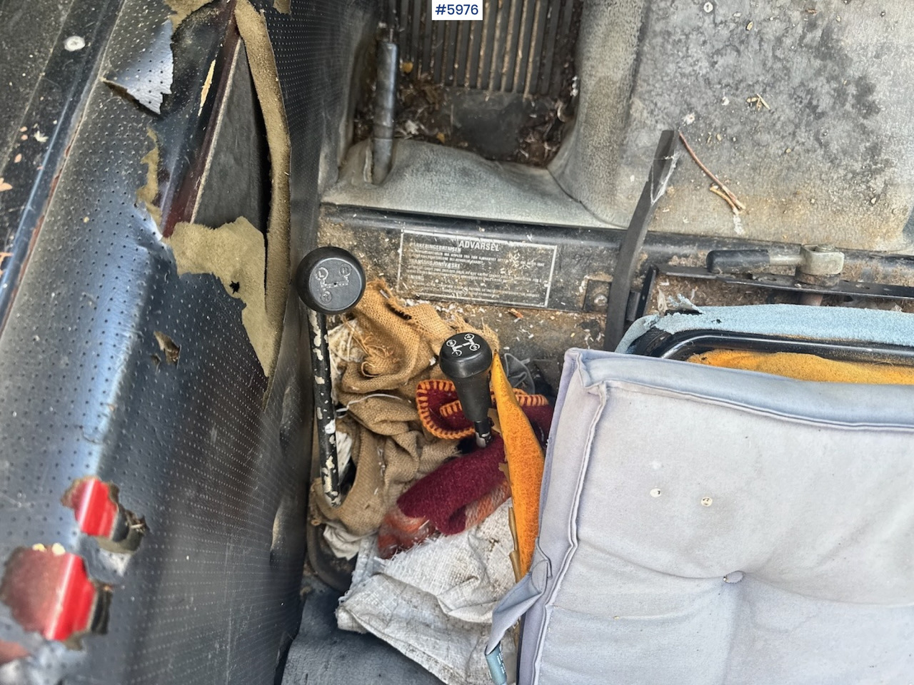 Tracteur agricole 1985 Case International 685 with Log Trailer: photos 15