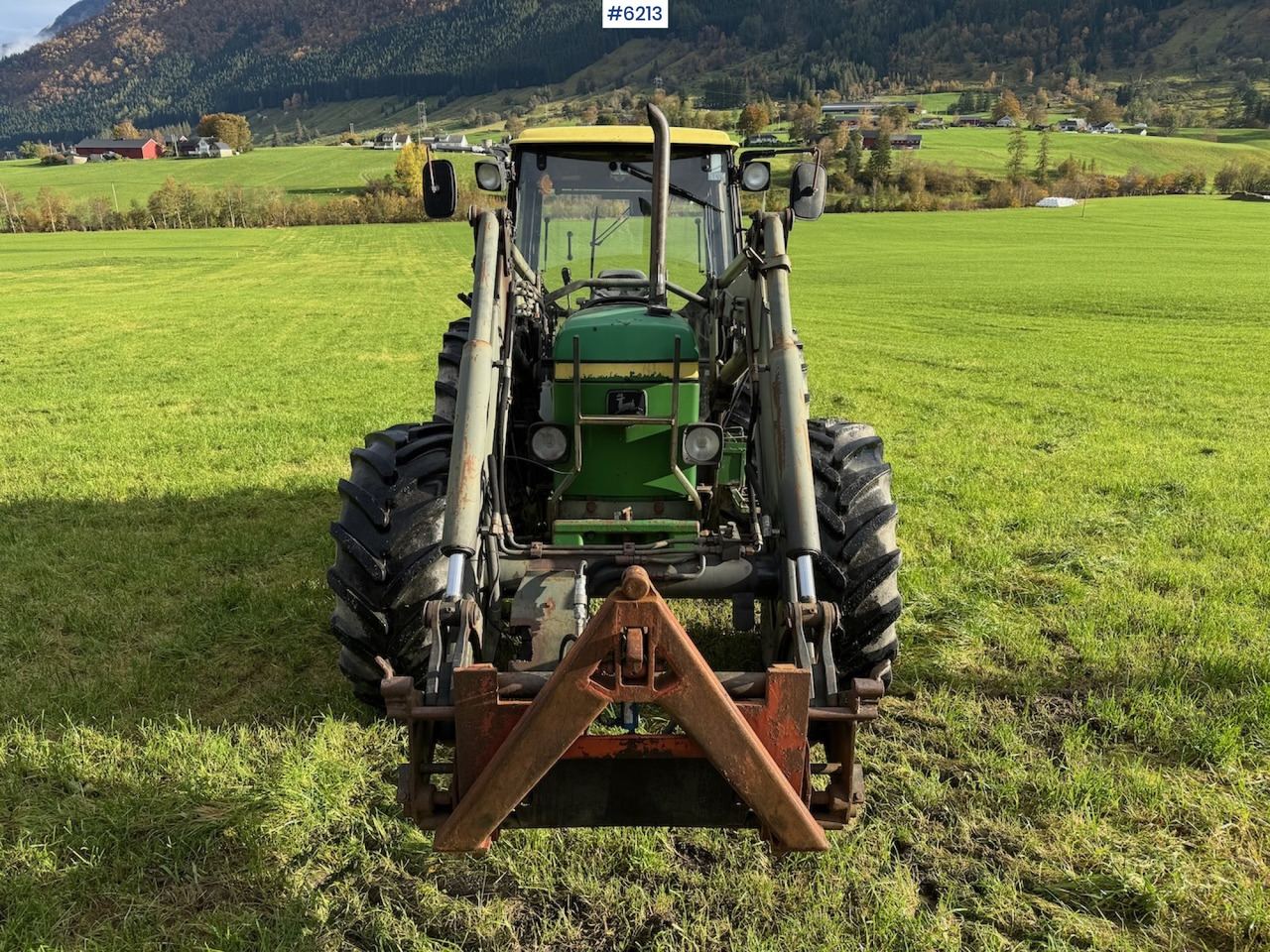 1990 John Deere 2850 Power Synchron w/ front loader. - Tracteur agricole: photos 3 1990 John Deere 2850 Power Synchron w/ front loader. - Tracteur agricole: photos 3